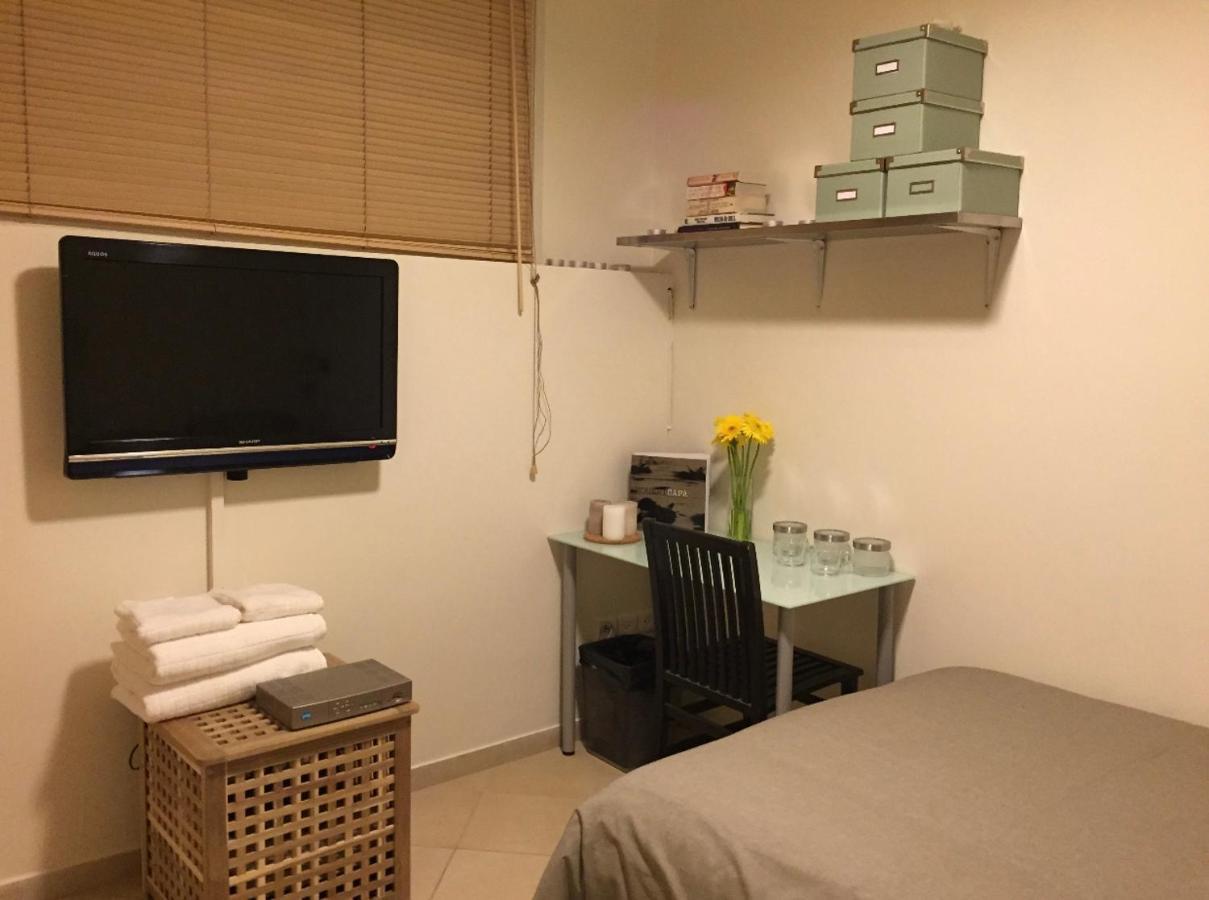 1 Or 2 Rooms With Breakfast And Parking Jerusalem Ngoại thất bức ảnh